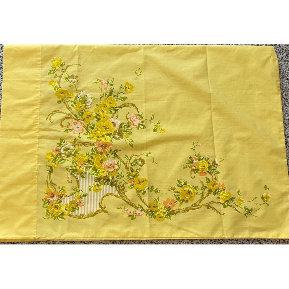 Vintage 70's  UTICA Yellow Flower Floral J.P. Stevens Pillowcase Boho Mod